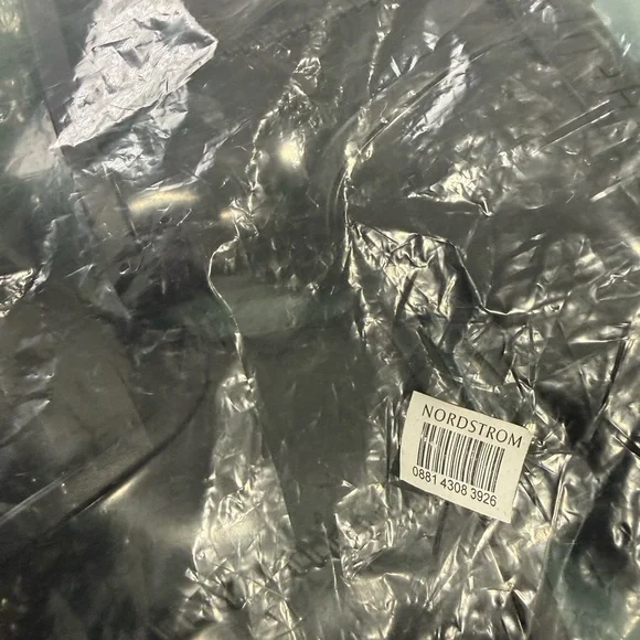 UGG Plush - Picture 8 of 9